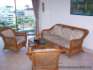 Le salon et le balcon.