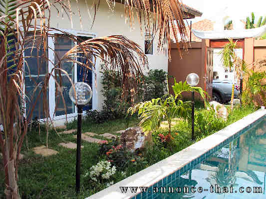 La maison, la terrasse.