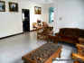 Le salon cot&eacute; entr&eacute;e